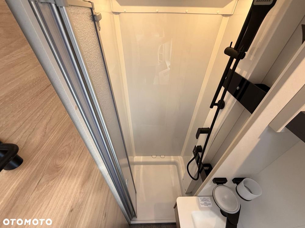 Dethleffs Camper 730FKR - 21