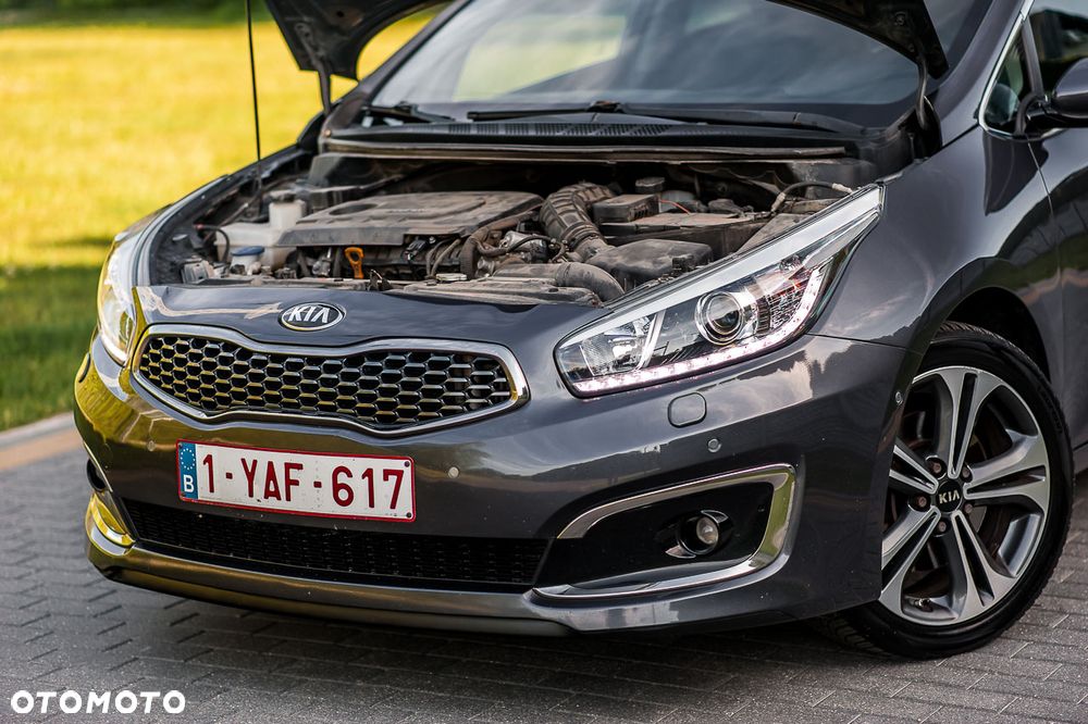 Kia Ceed 1.6 CRDi 136 ISG Platinum Edition - 14