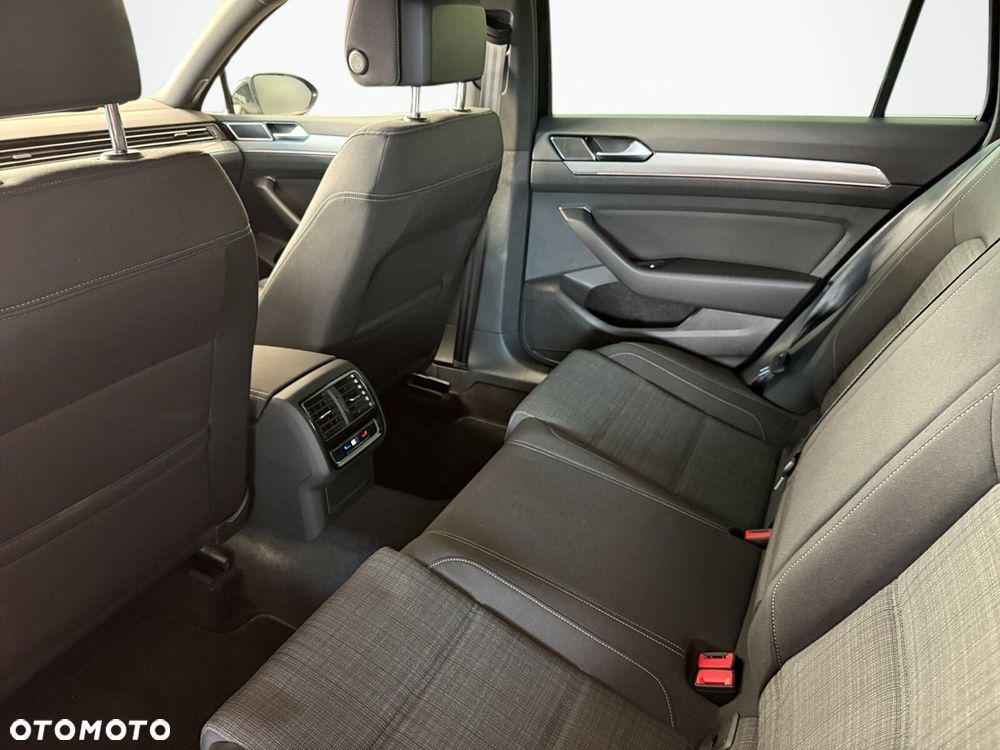 Volkswagen Passat Variant - 16