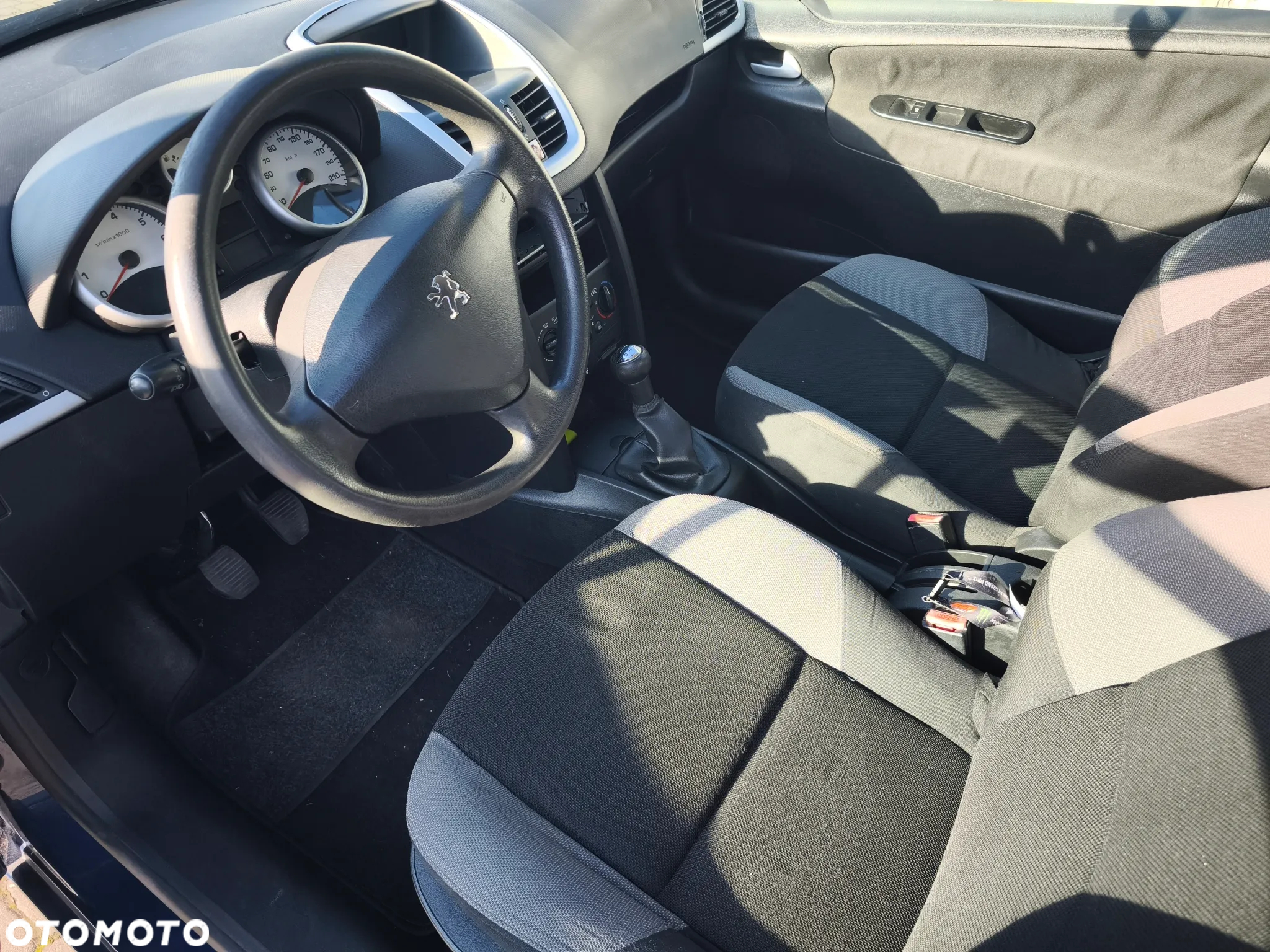 Peugeot 207 1.4 16V Trendy - 8