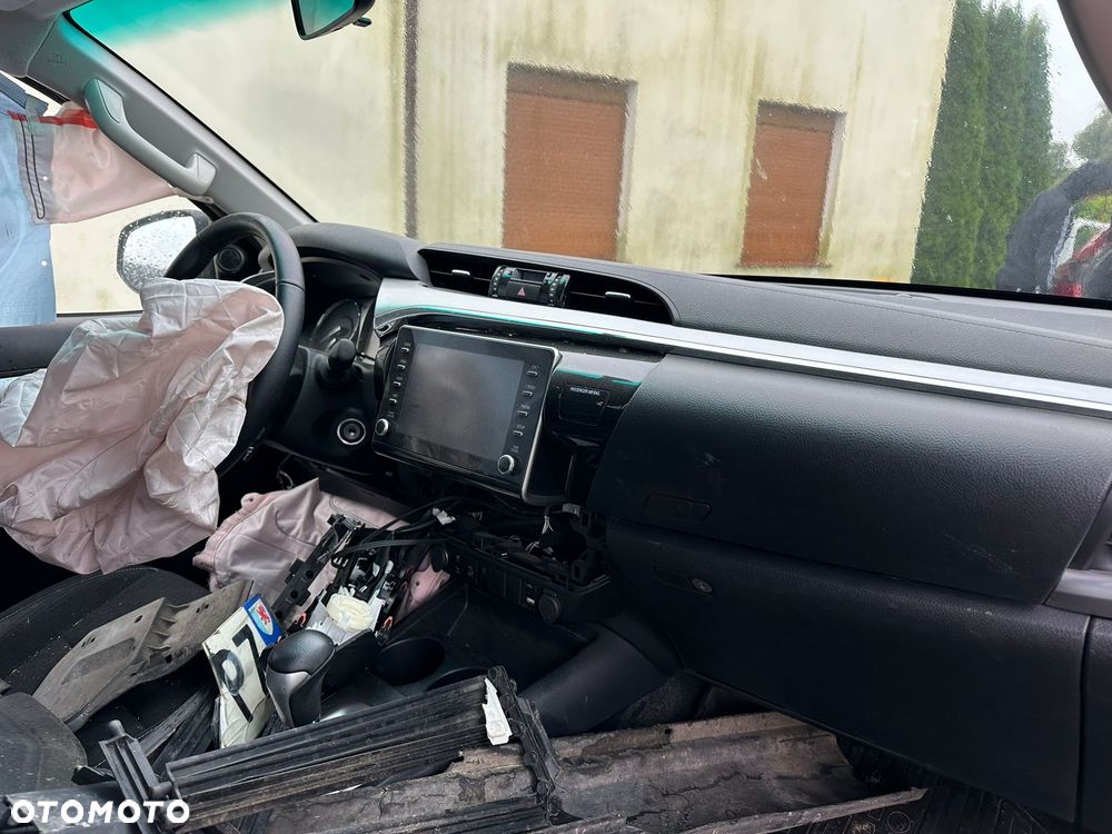 Toyota Hilux 4x4 Extra Cab Autm Executive - 8