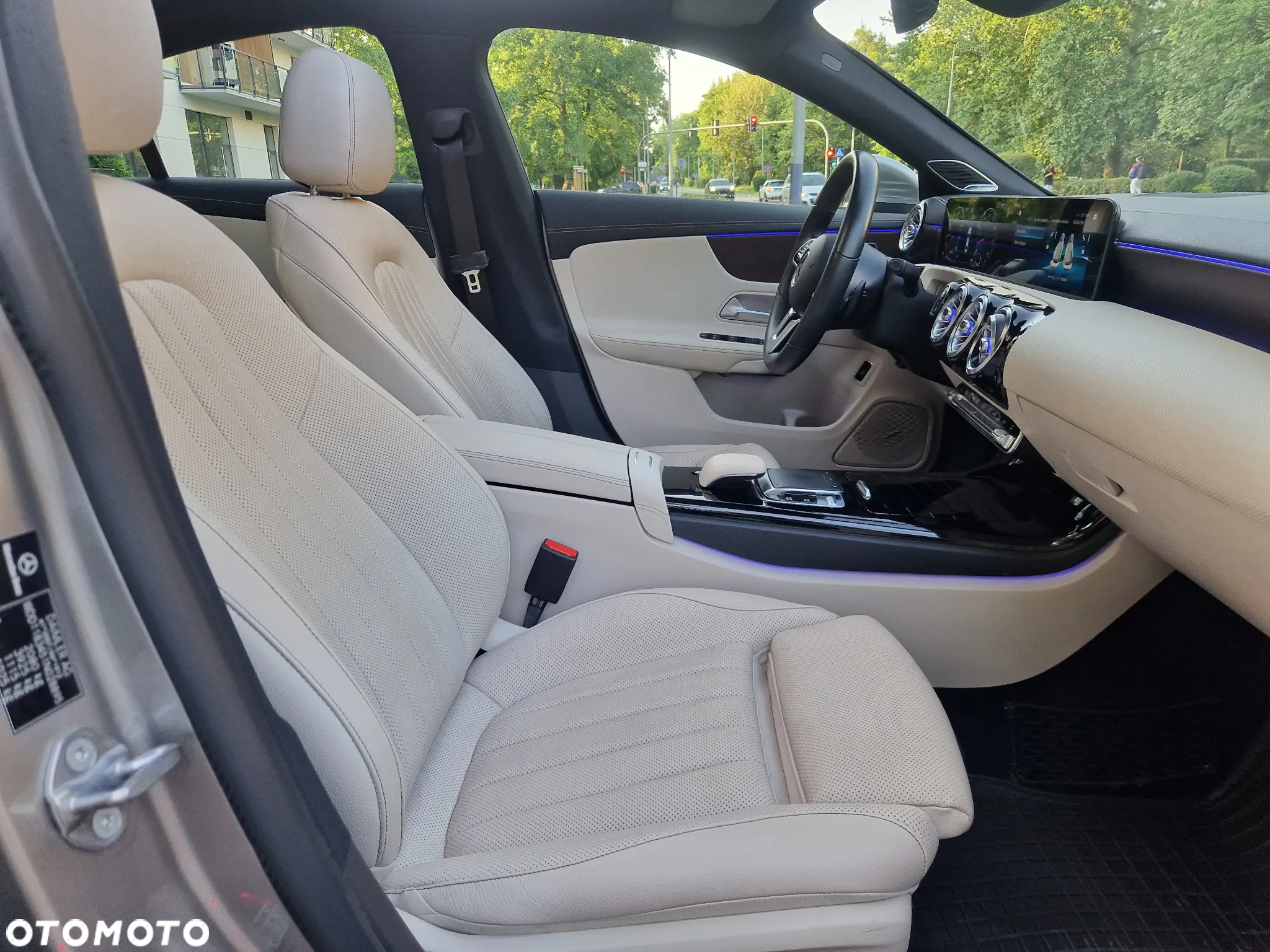 Mercedes-Benz CLA 220 4-Matic 7G-DCT - 37