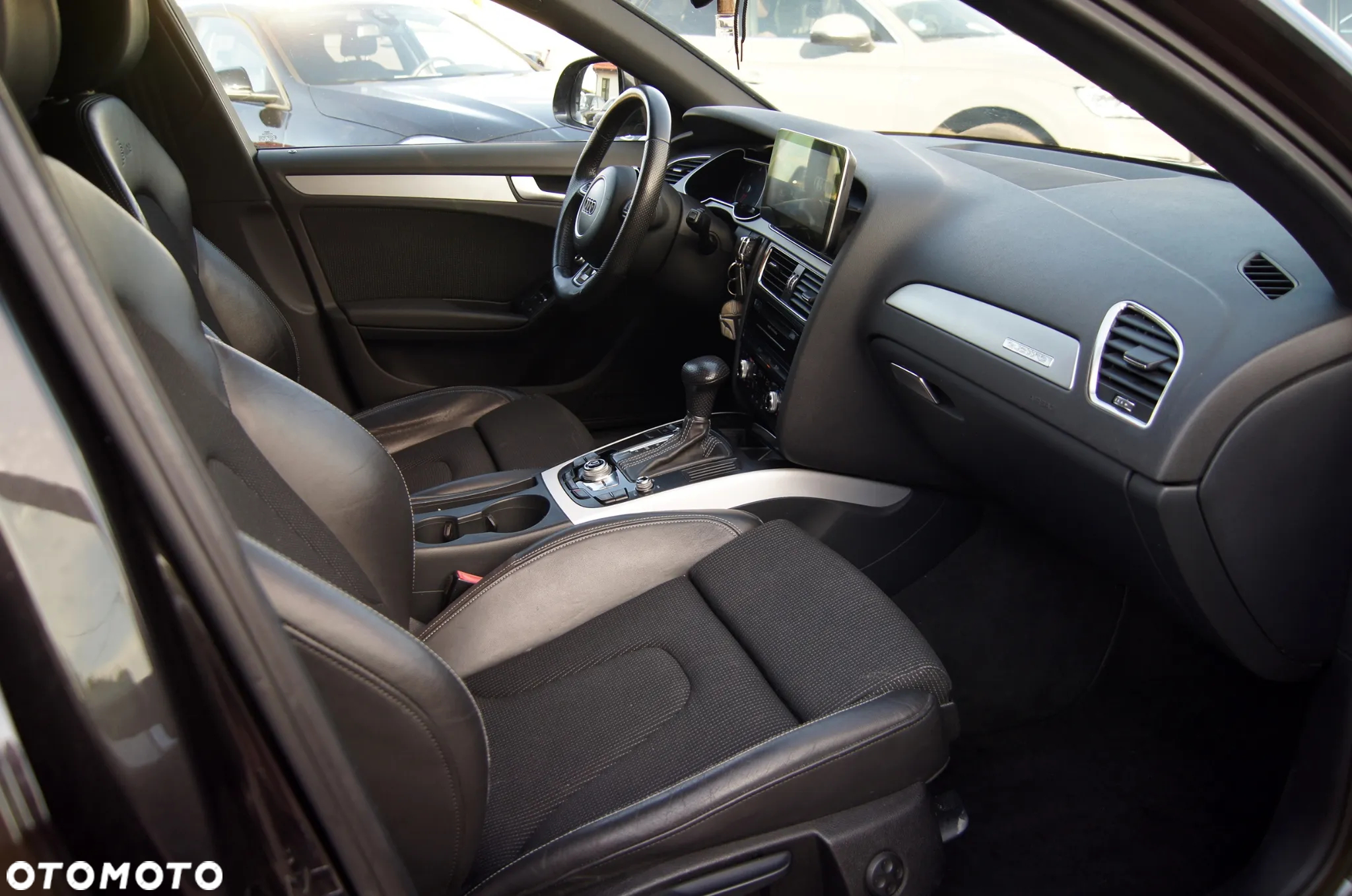 Audi A4 Avant 2.0 TDI DPF quattro S tronic S line Sportpaket - 27