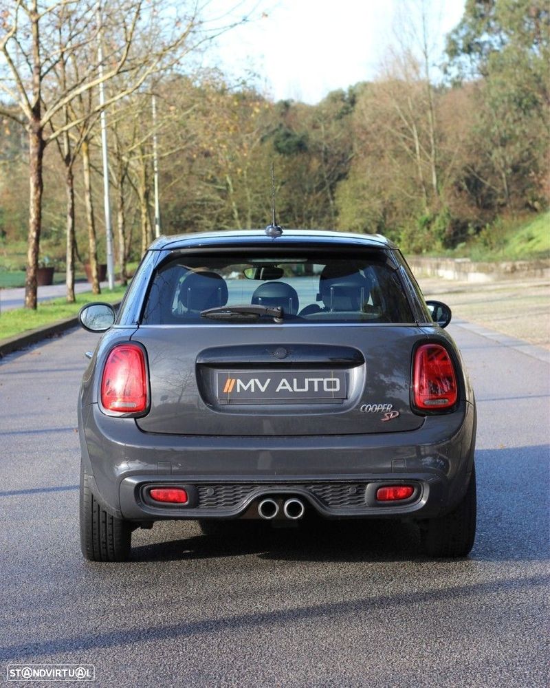 MINI 5 Portas Cooper SD Auto Desportiva - 10