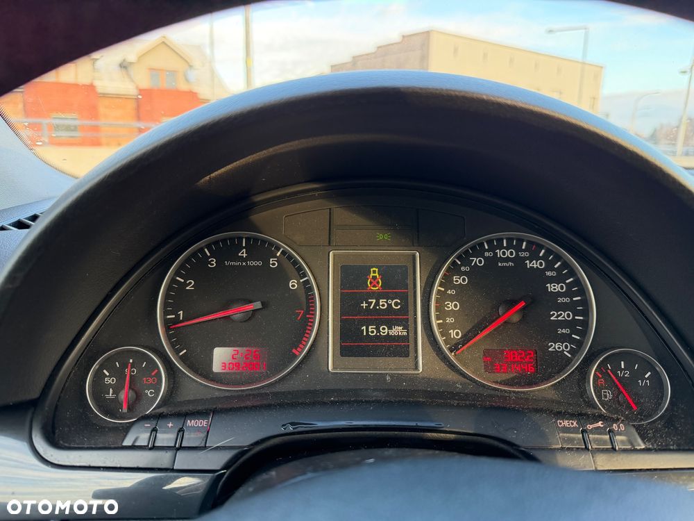 Audi A4 Limousine 1.8T - 12