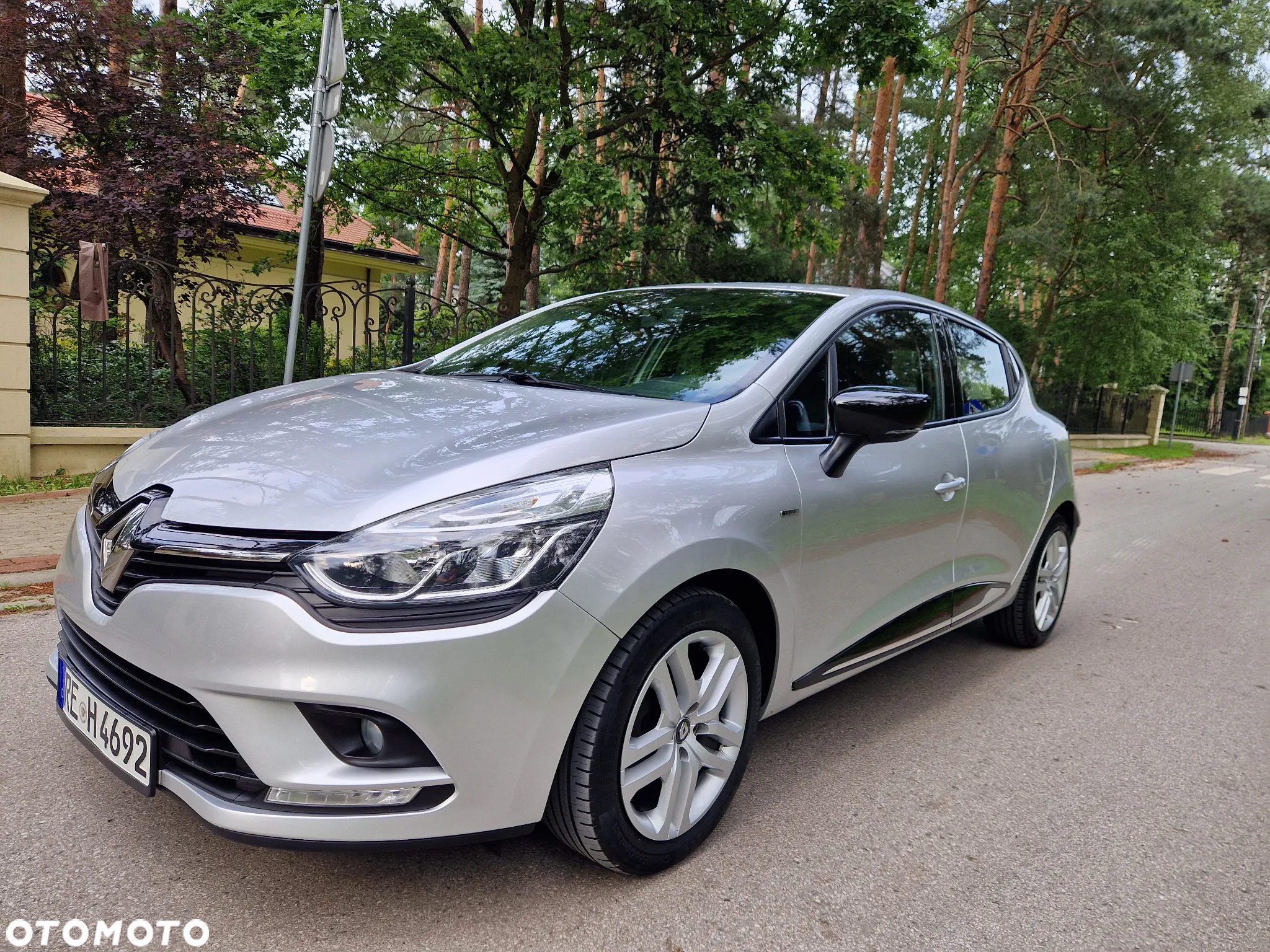 Renault Clio 1.2 16V Limited EU6 - 10