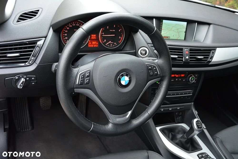 BMW X1 sDrive16d Sport Line - 22