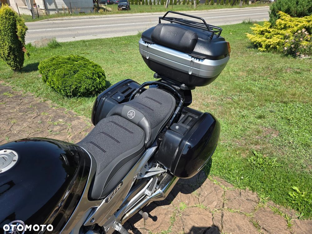 Yamaha FJR - 8