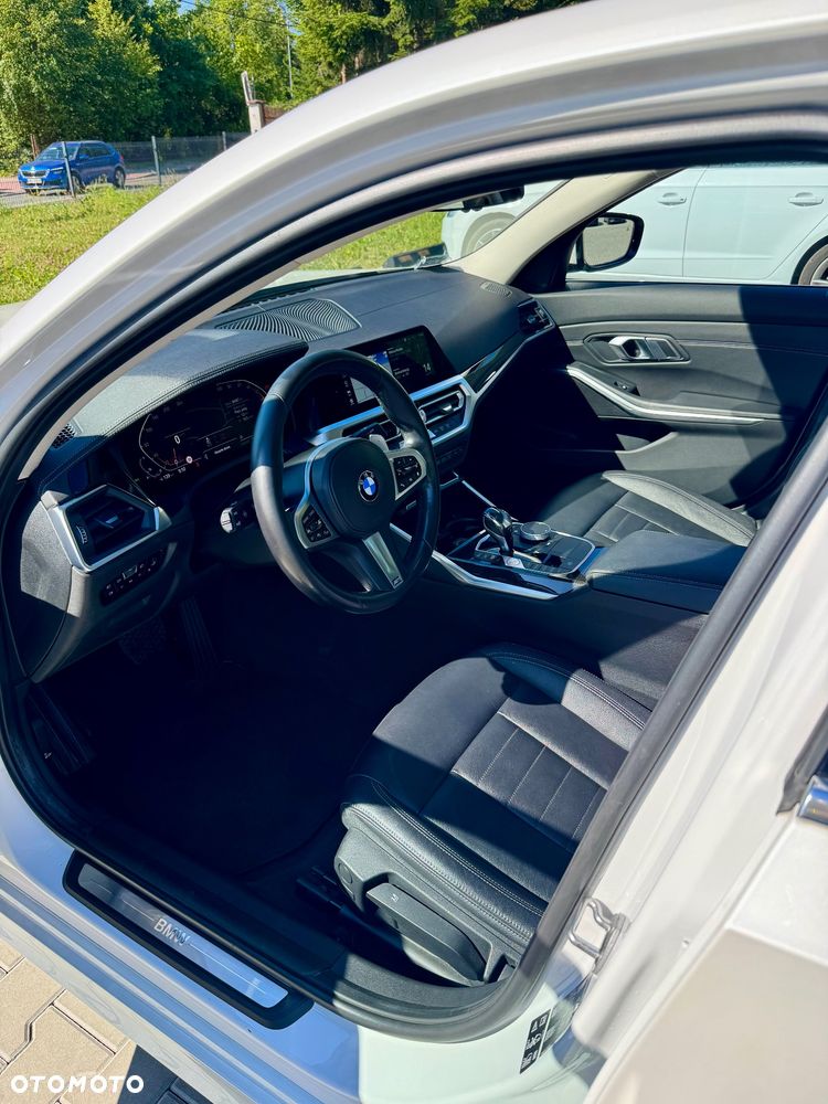 BMW Seria 3 330i xDrive Luxury Line - 8