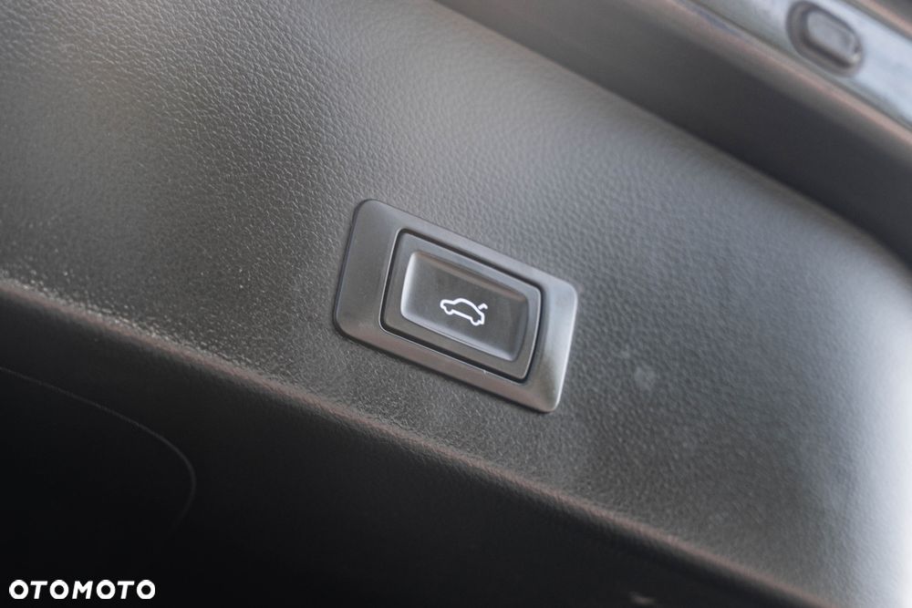 Audi A6 Avant 2.0 TDI Ultra S tronic - 15