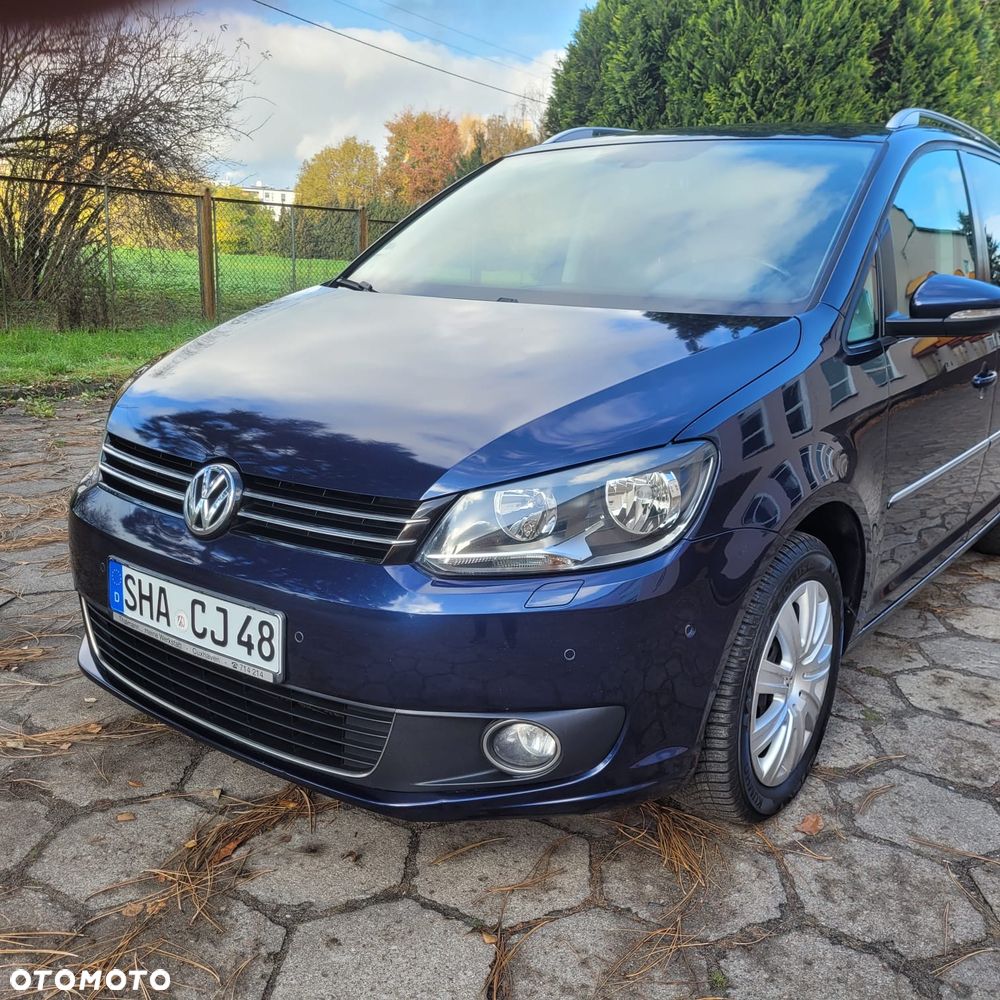 Volkswagen Touran 2011 photo 2