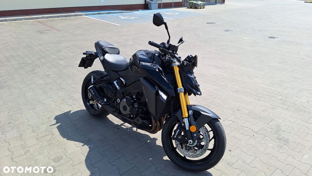 Suzuki GSX 1000 - 3