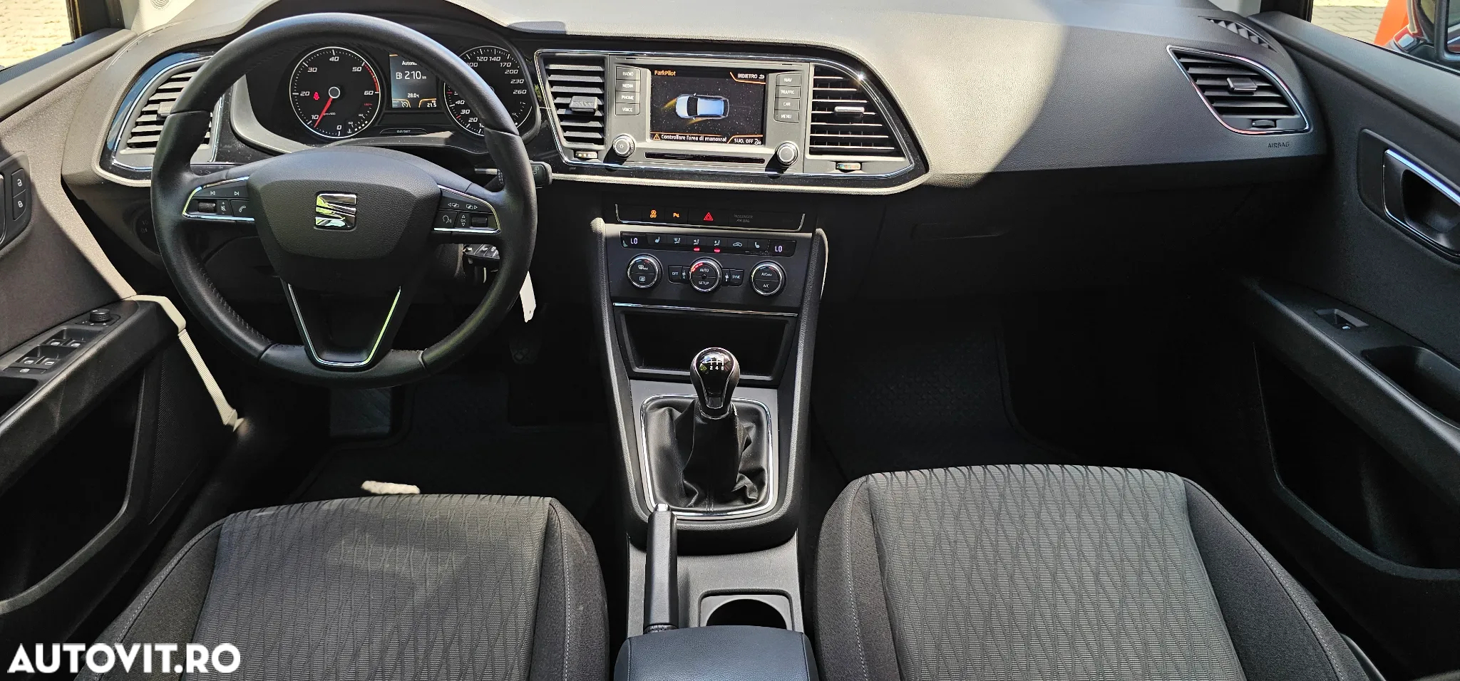 Seat Leon Sportstourer 2.0 TDI Style - 5