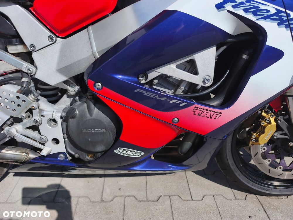 Honda CBR - 21