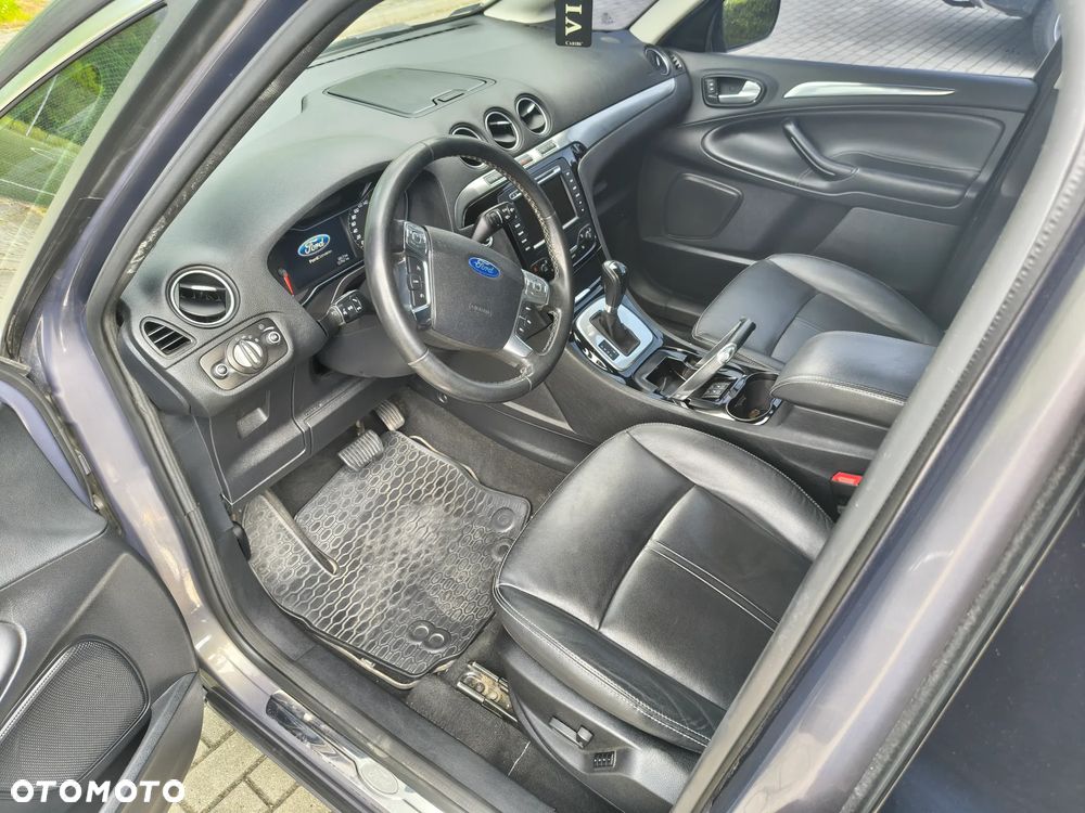 Ford S-Max - 26