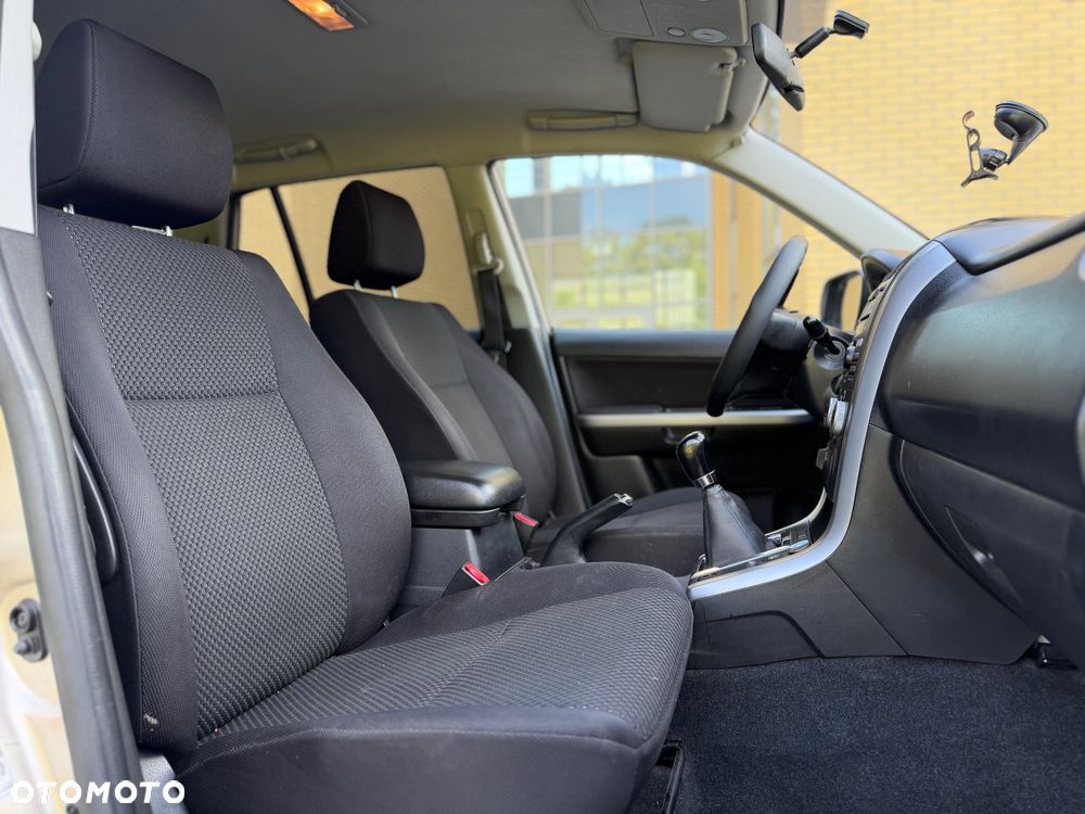 Suzuki Grand Vitara 1.9 DDiS Premium EU5 - 7
