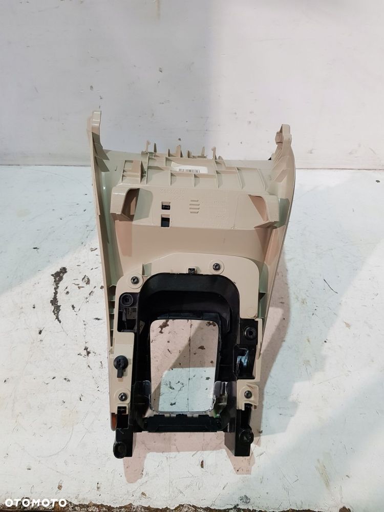 ramka panelu środkowego wodospad 39864993 volvo xc60 i 3.2b eu 12 rok - 9