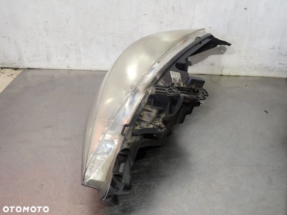 LAMPA PRAWA PRZEDNIA PEUGEOT 207  9649986180 - 3