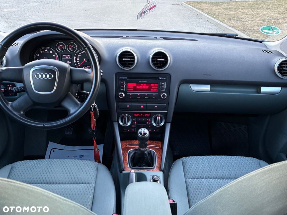 Audi A3 Sportback 1.6 Ambiente - 9