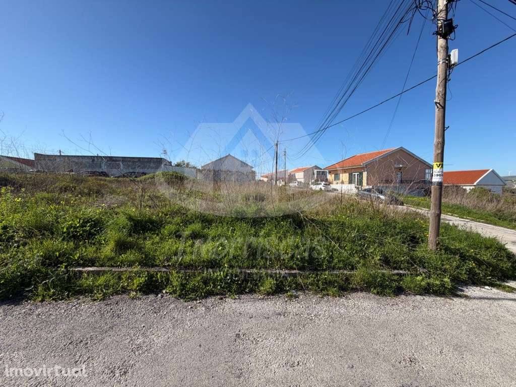 Terreno de gaveto com 224 m² no Alto de São Lourenço, Santa Iria de... - Grande imagem: 3/7