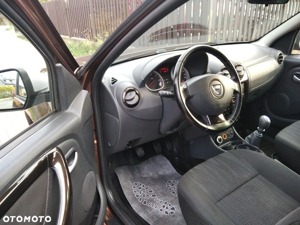 Dacia Duster 1.6 Laureate 4x4 - 9