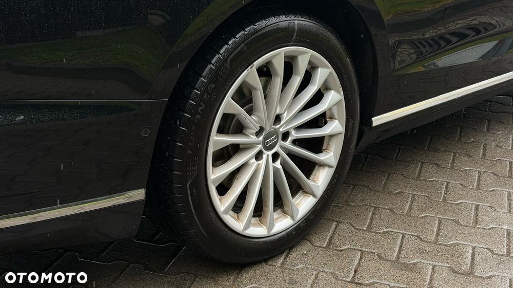 Audi A8 - 8