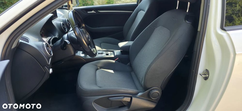 Audi A3 1.6 TDI (clean diesel) S tronic Ambiente - 21