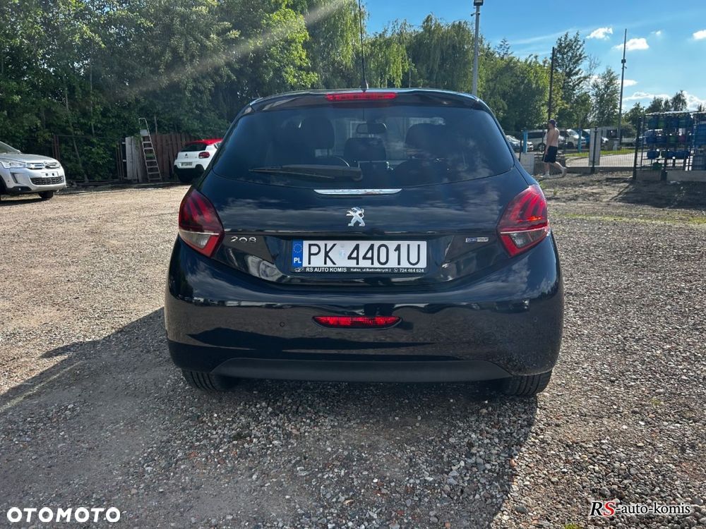 Peugeot 208 - 10