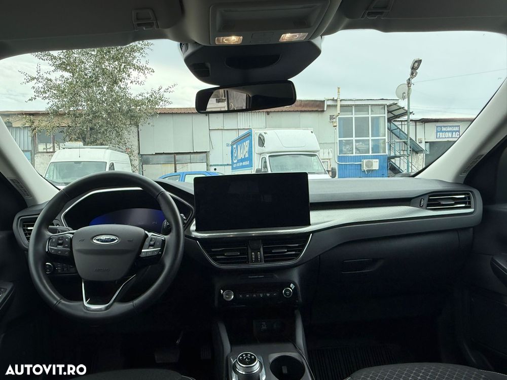 Ford Kuga 1.5 EcoBoost A8 FWD Titanium - 4