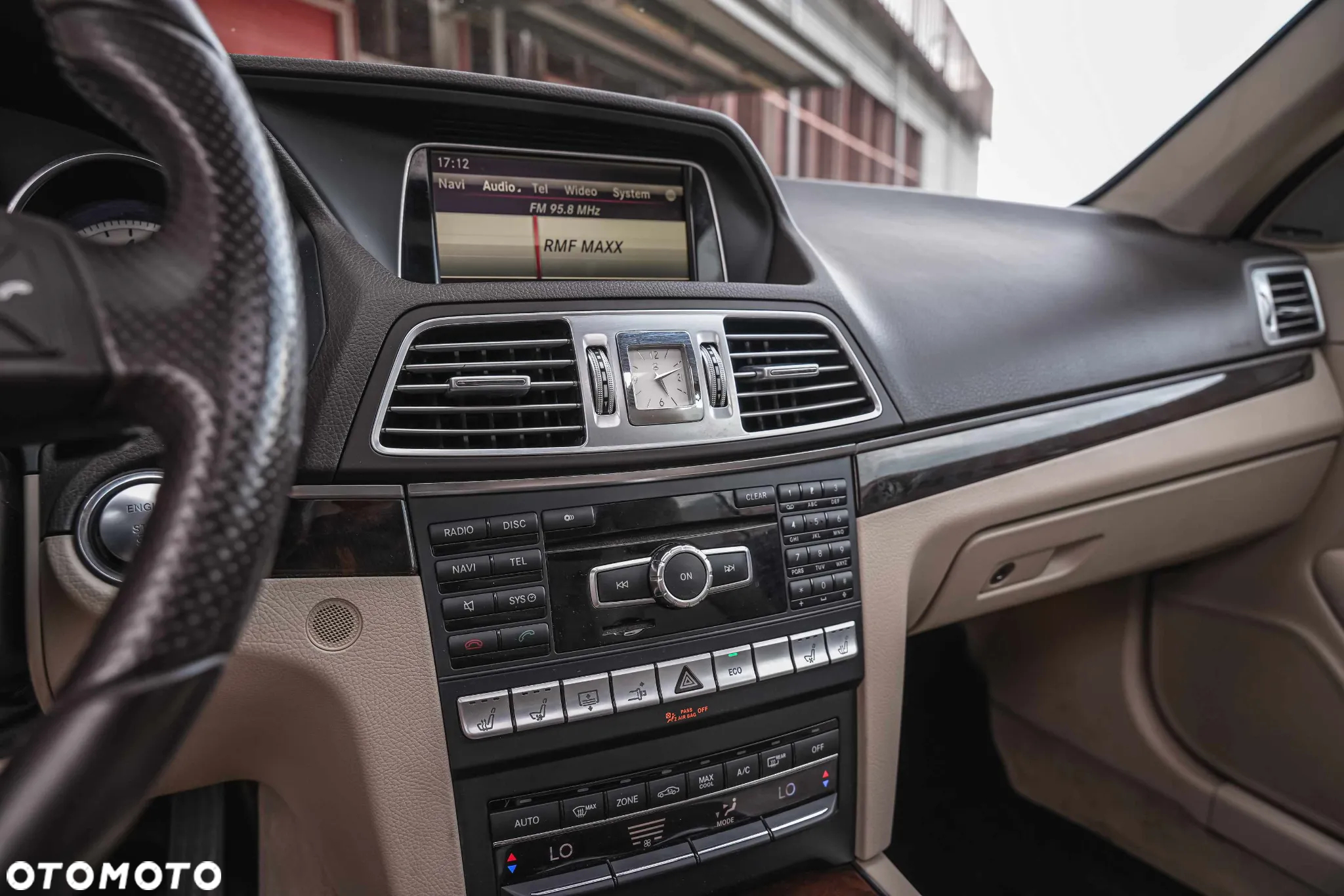 Mercedes-Benz Klasa E 350 CGI BlueEffICIENCY - 29