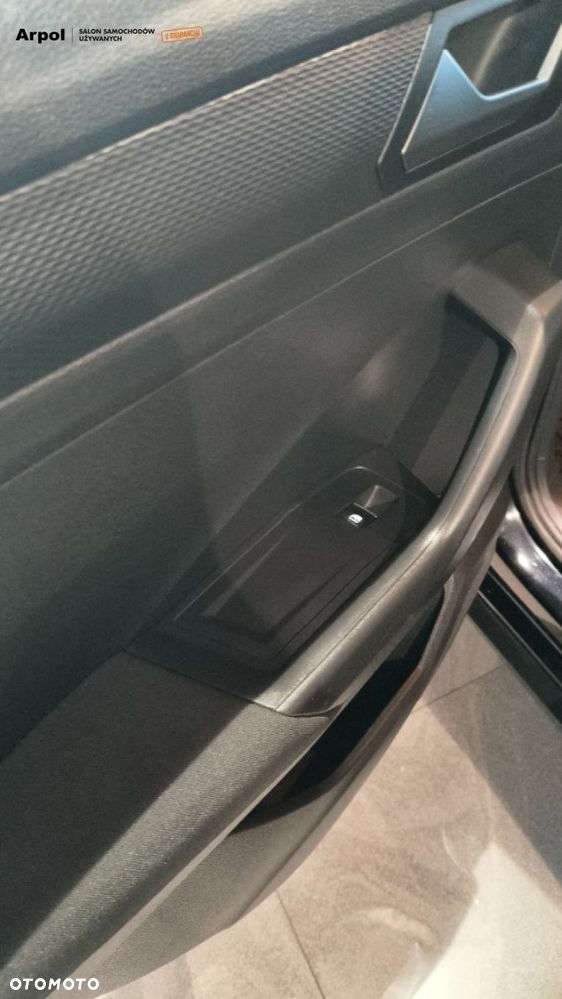 Volkswagen T-Roc - 25