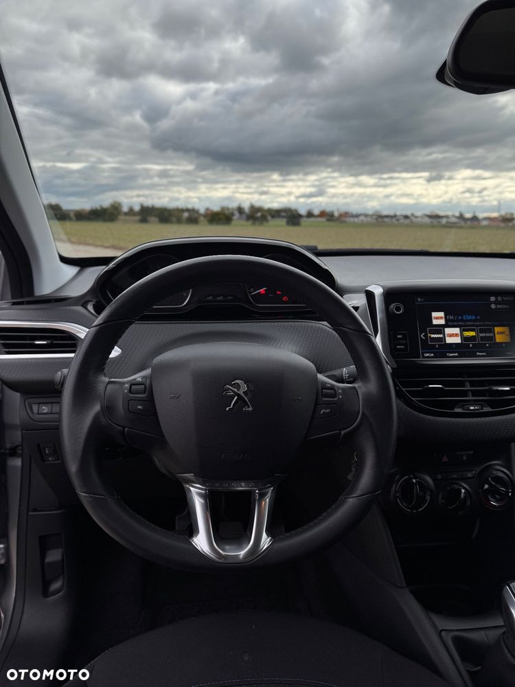 Peugeot 208 PureTech 82 Stop & Start Signature - 16