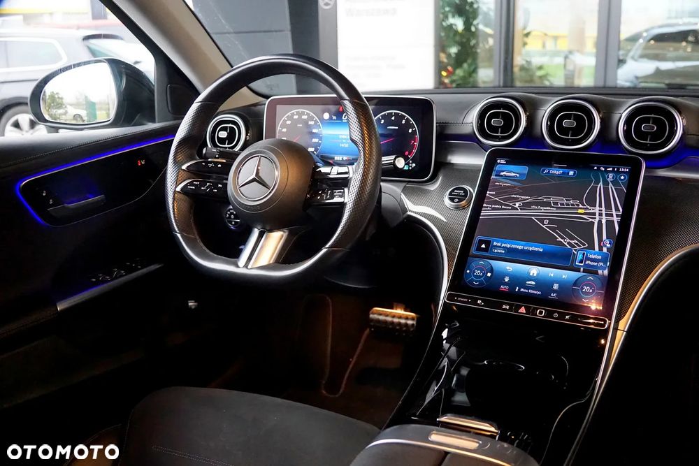 Mercedes-Benz Klasa C 180 9G-TRONIC AMG Line - 28