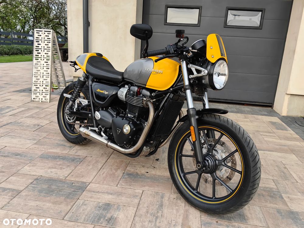 Triumph Bonneville - 32