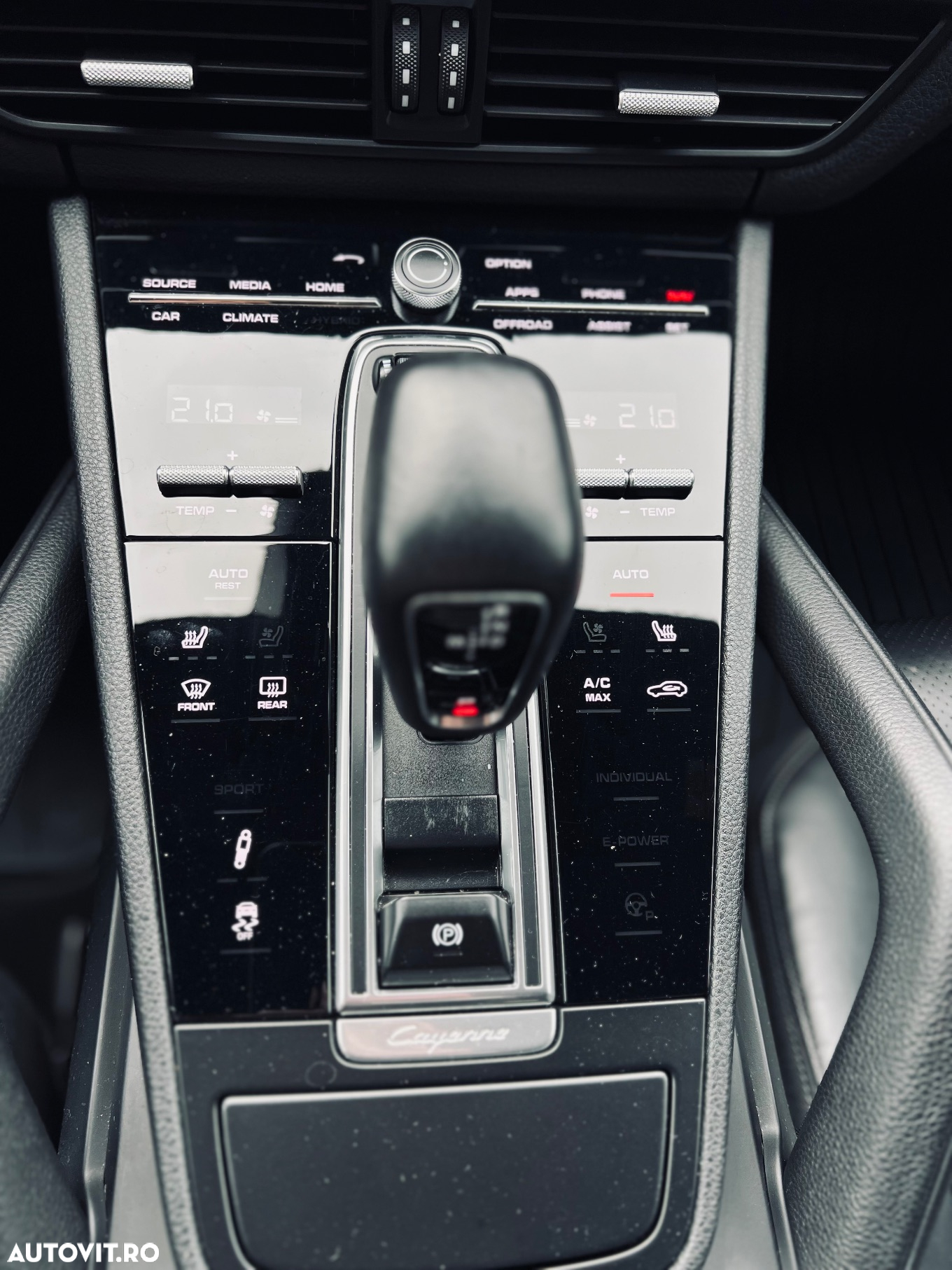 Porsche Cayenne - 18