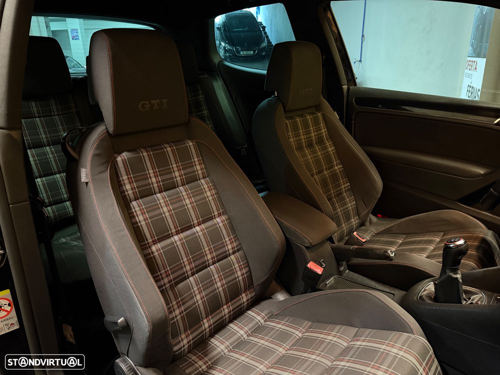 VW Golf 2.0 GTI - 11