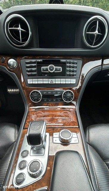 Mercedes-Benz SL - 13