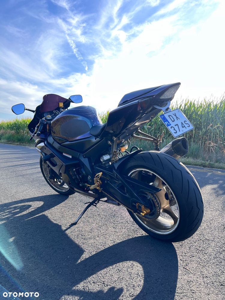 Suzuki GSX-R - 4
