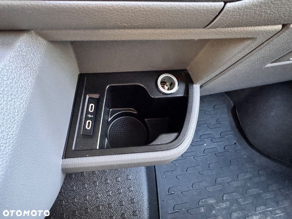 Volkswagen Transporter Kombi L2H1 M1 4Motion - 16