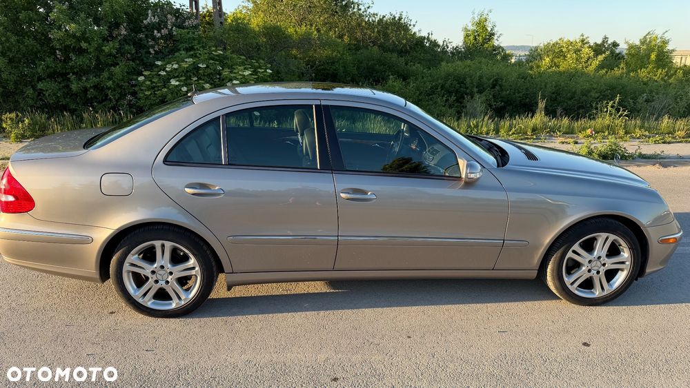 Mercedes-Benz Klasa E 350 7G-TRONIC Classic - 8