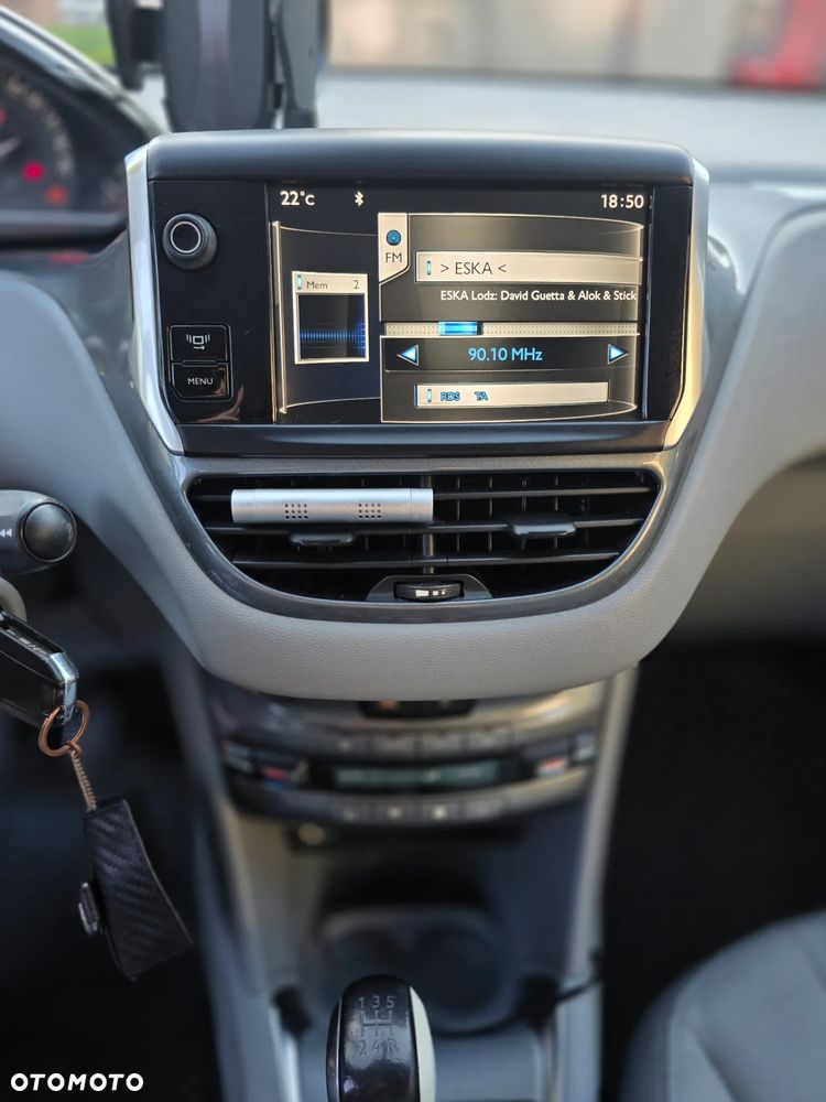 Peugeot 208 1.4 VTi Allure - 11