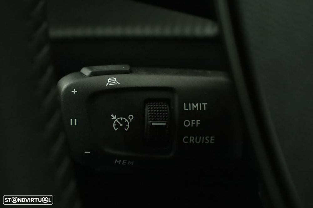 Peugeot 208 1.2 PureTech Allure - 18