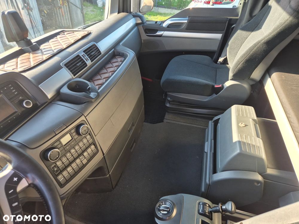 MAN TGX - 12