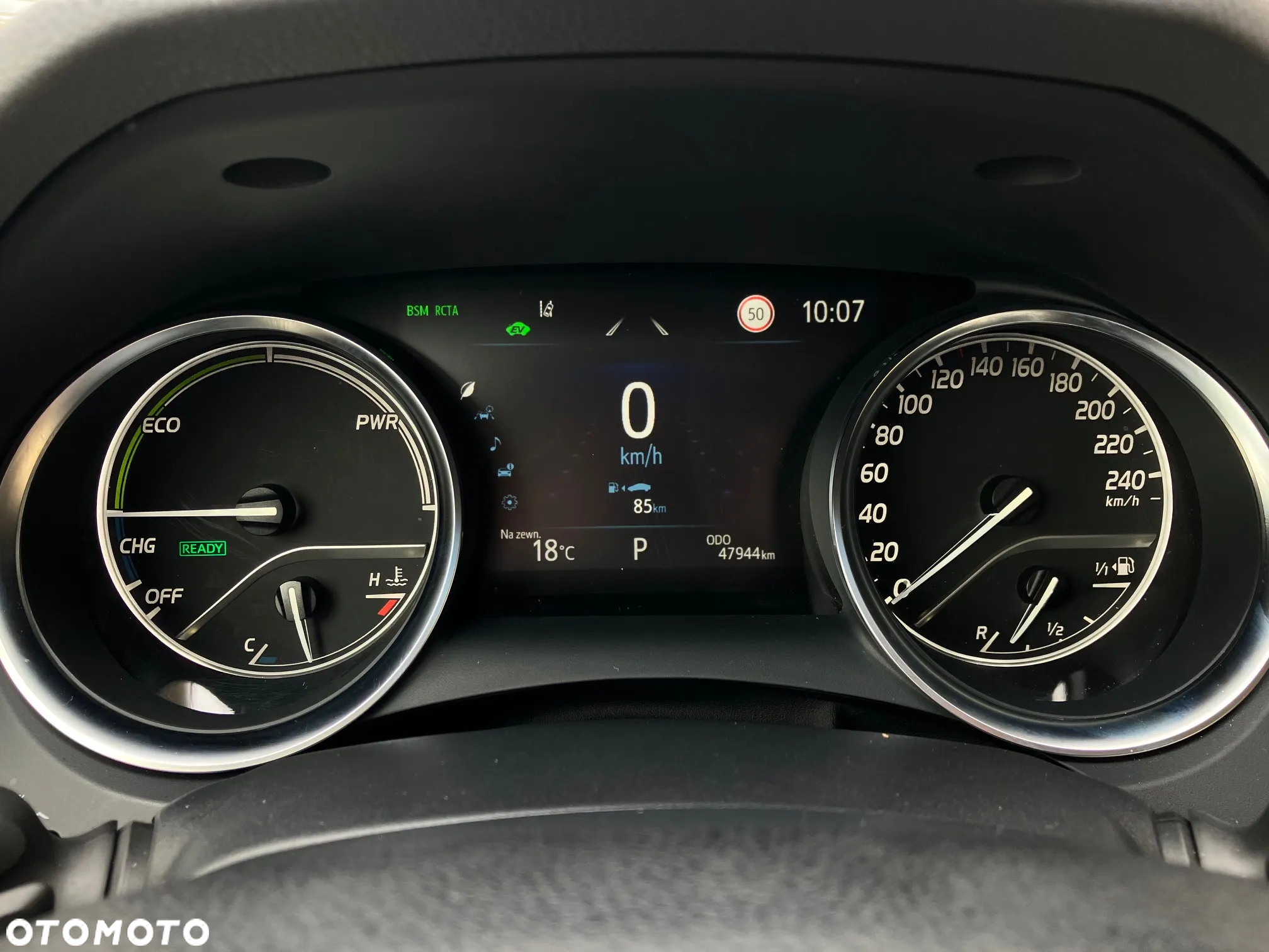 Toyota Camry 2.5 Hybrid Executive CVT - 26