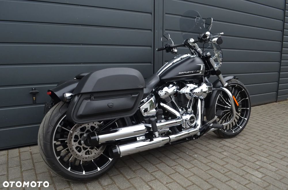 Harley-Davidson FXSB Breakout - 3