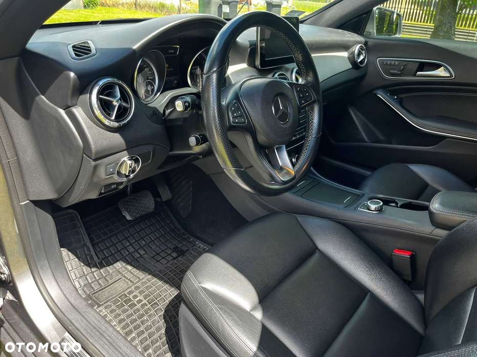 Mercedes-Benz CLA 250 7G-DCT - 9