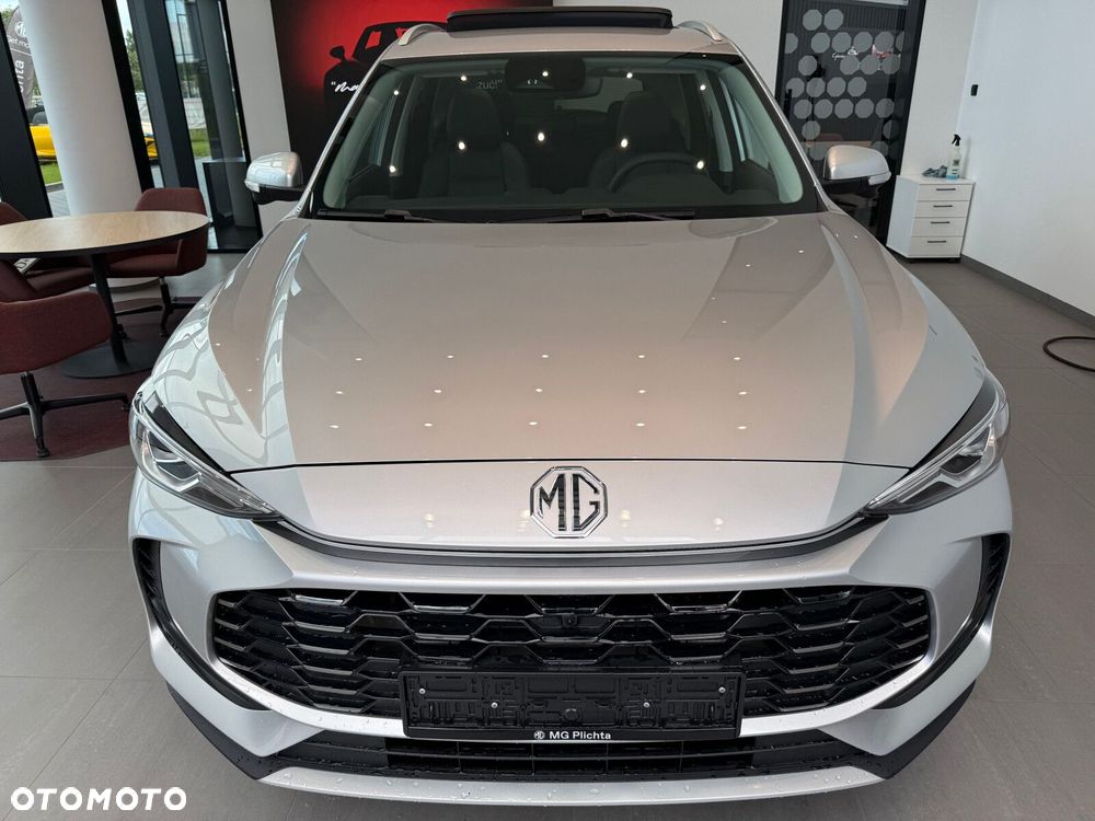 MG ZS Hybrid+ - 8
