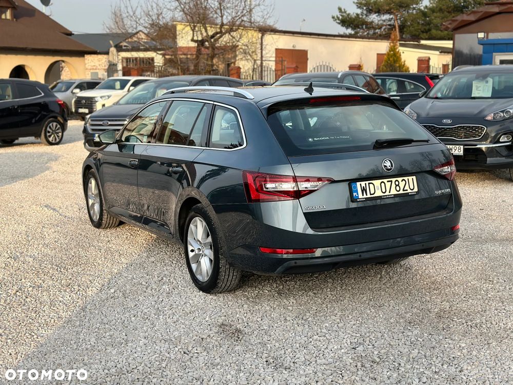 Skoda Superb 2.0 TDI SCR Style DSG - 10