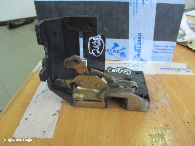 Fecho 19228451 BMW E30 1989 FE MANUAL - 2