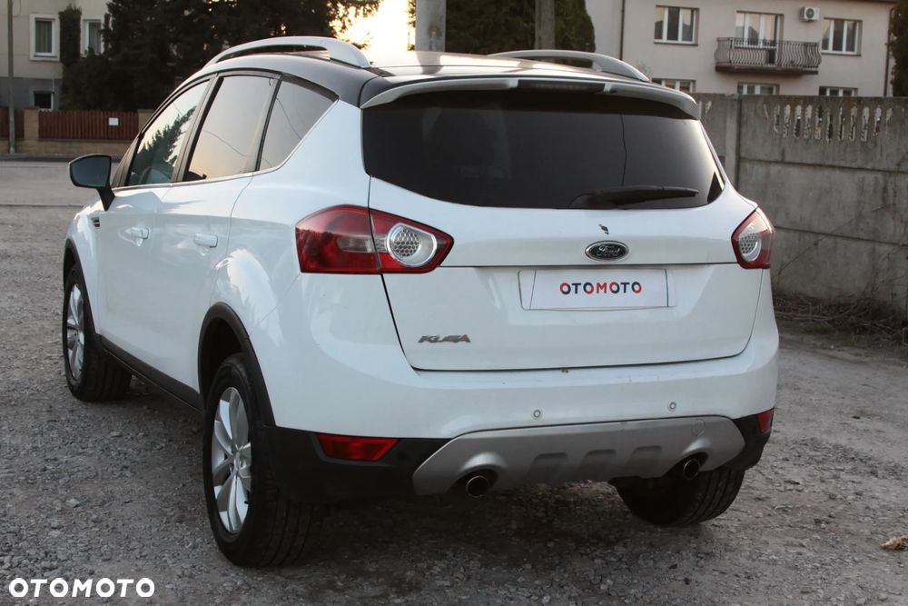 Ford Kuga 2.0 TDCi 2x4 Titanium - 10